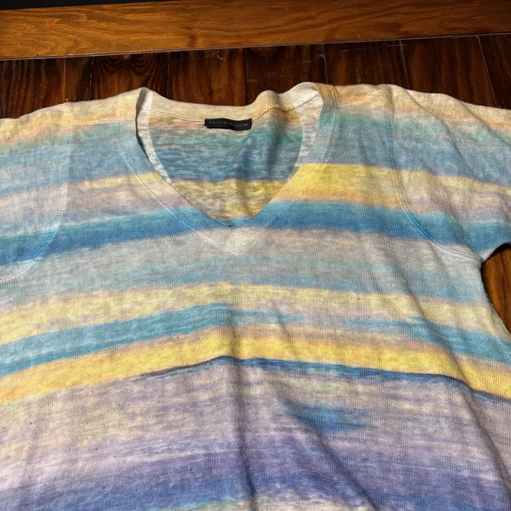 Nally & Millie Abstract Stripe Sweater V-Neck Blue Yellow Beach Asymmetric Hem M